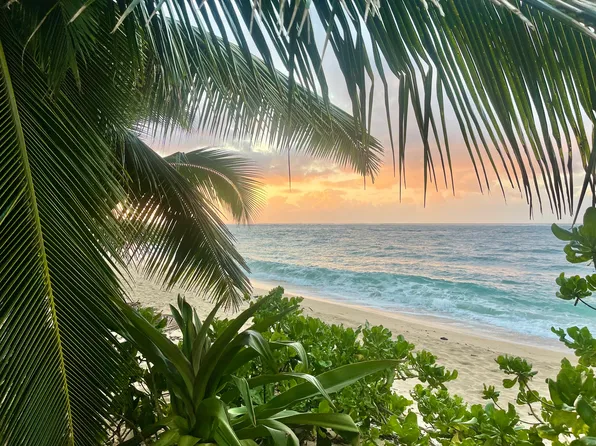 (undisclosed Address), Waialua, HI 96791