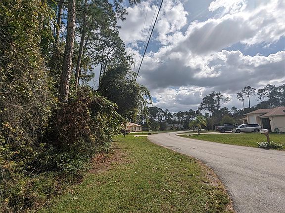 3rd image of 92 Ryberry Dr