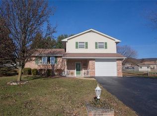 1119 Horizon Dr, Pen Argyl, PA 18072
