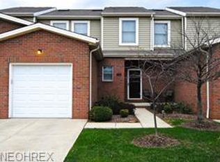 456 Parkside Dr, Bay Village, OH