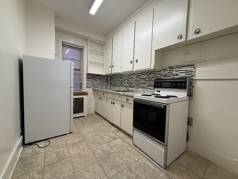 1st image of 2231 Albert St #1