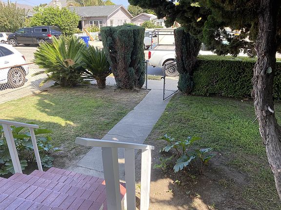 2nd image of 129 S Santa Cruz St