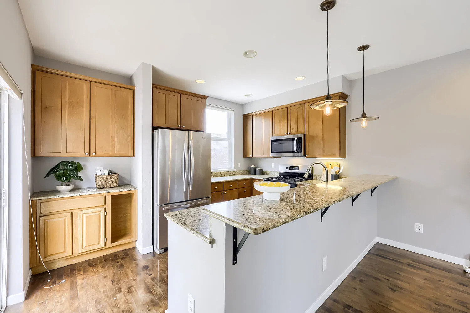 2 bed, 1830 sqft, $3,750 — Photo 3