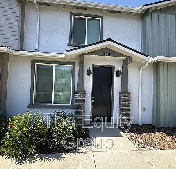 505 S Summit St #103 — Photo 2
