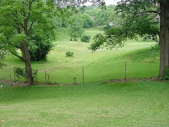 2nd image of 14 Gambier Cir