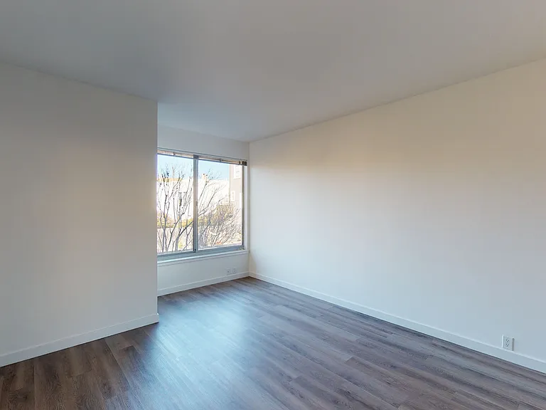 6720 Fulton St — Photo 16