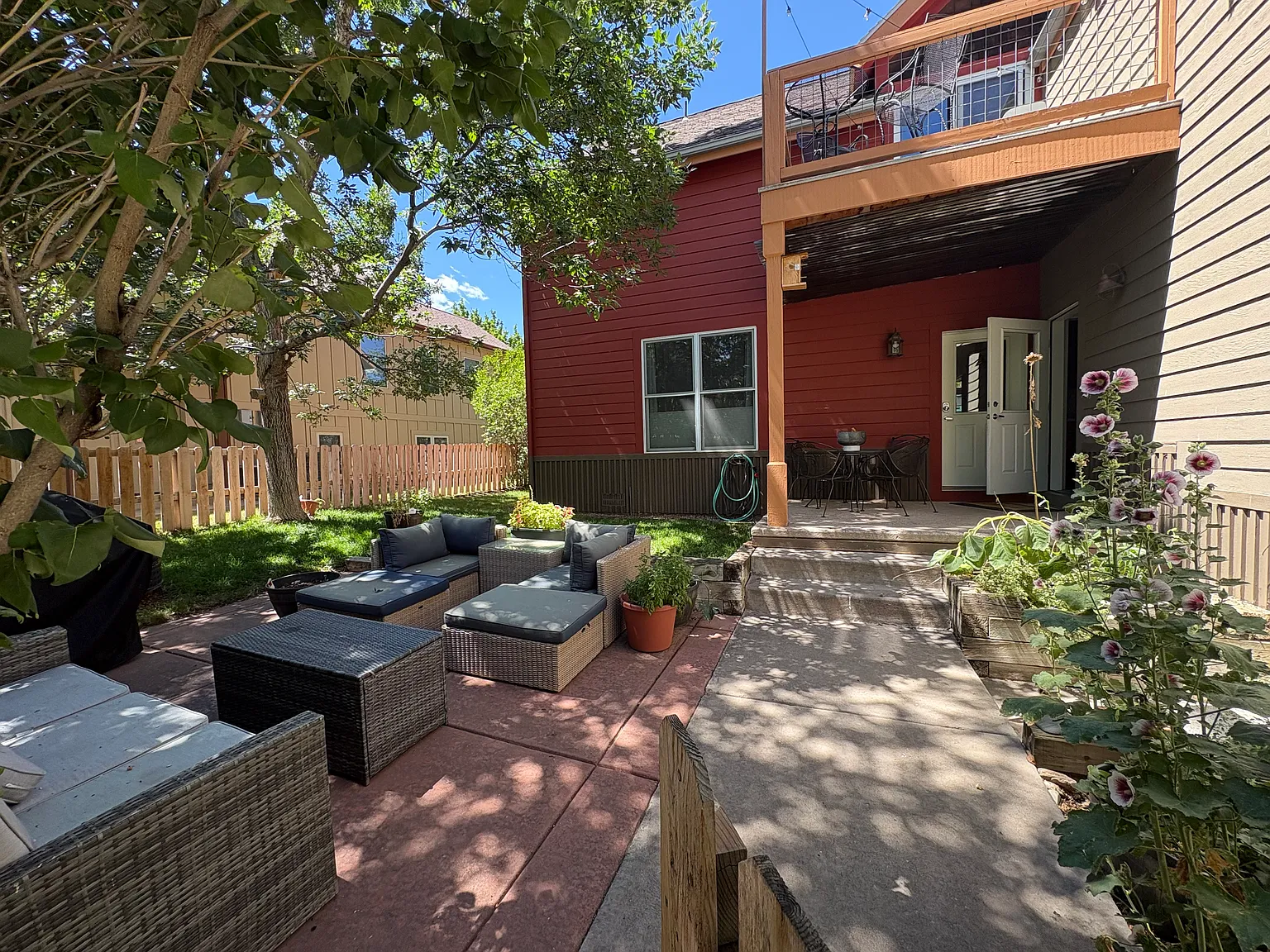 Studio, 400 sqft, $2,300 — Photo 3
