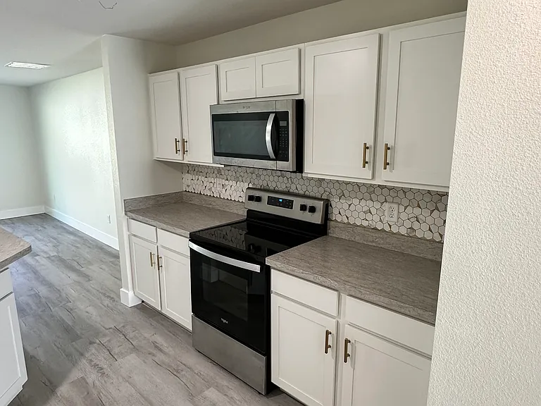 176 Pine Grove Dr — Photo 13