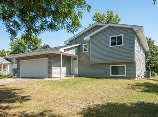 12802 Belle Aire Dr, Champlin, MN 55316