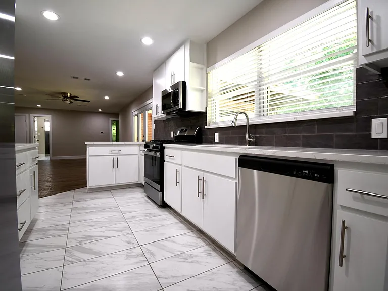 1015 Mitchell Rd — Photo 23