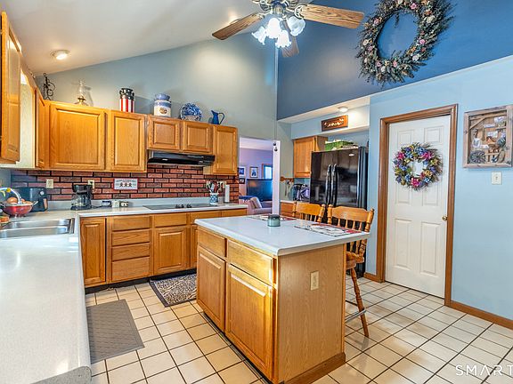 4th image of 57 Summer Street