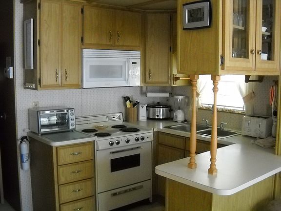 2nd image of 2139 Nettles Blvd