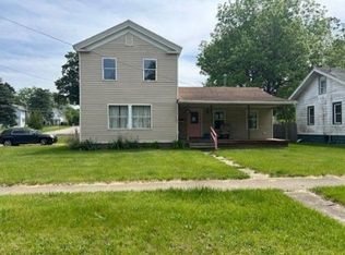 700 8th St, Three Rivers, MI 49093