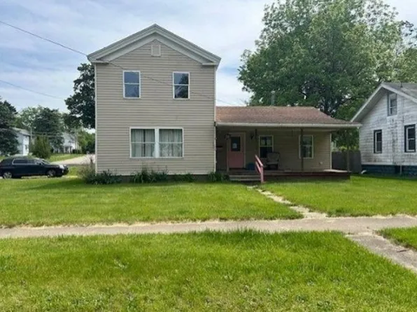 700 8th St, Three Rivers, MI 49093
