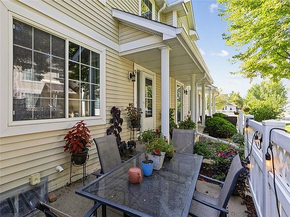 4th image of 9335 Greenspire Dr Unit 9