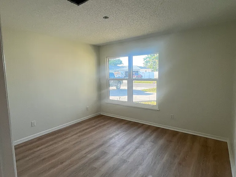 710 Beverly Rd — Photo 15