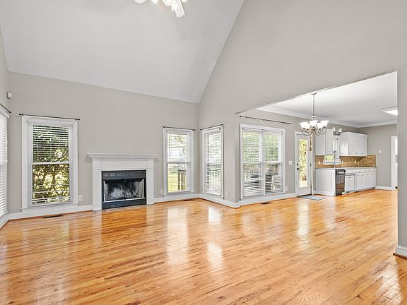 4th image of 204 Brushy Meadows Dr