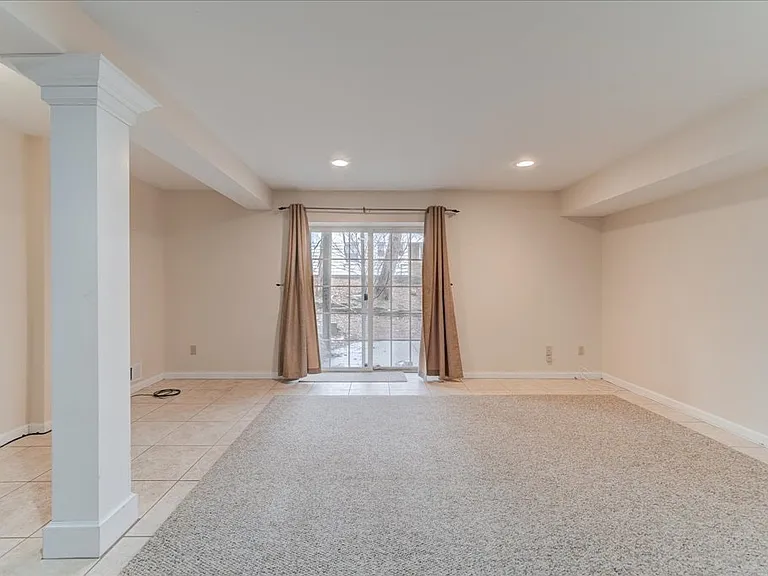 4 Villa Pkwy #4B — Photo 6