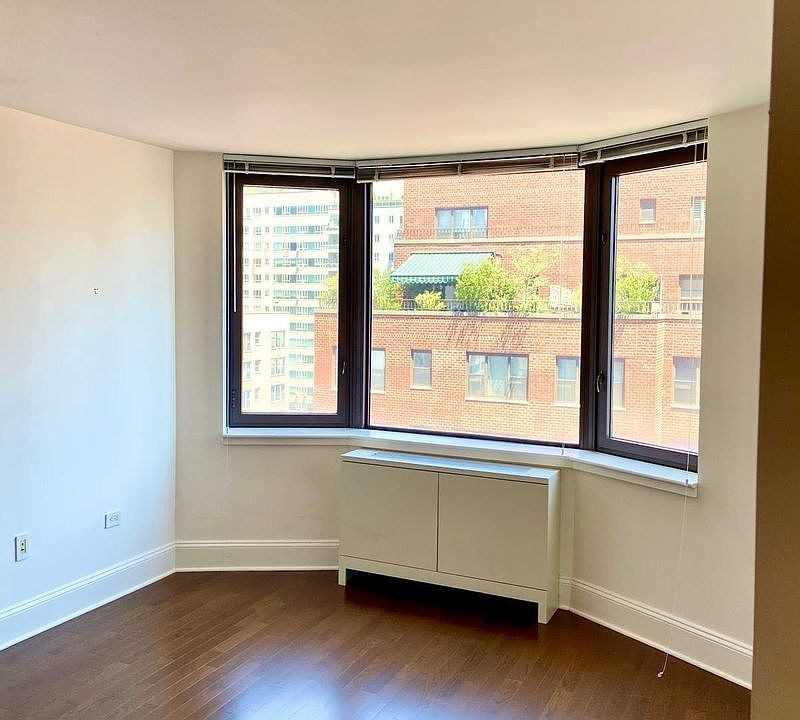 1st image of 300 E 64th St APT 17B