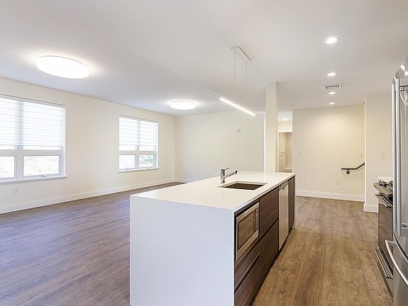 3rd image of 40 Fisher Ave Ph 301