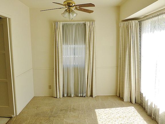 4th image of 4532 Nipomo Ave