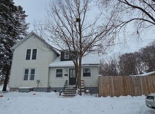 105 7th Ave SW, Faribault, MN 55021