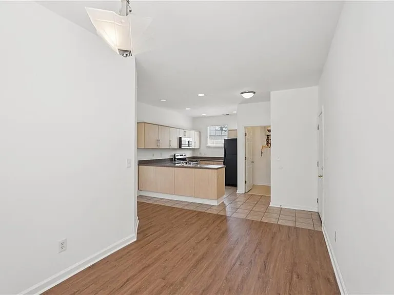 2596 Bates St SE — Photo 11
