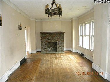 4th image of 821 Washington Ave