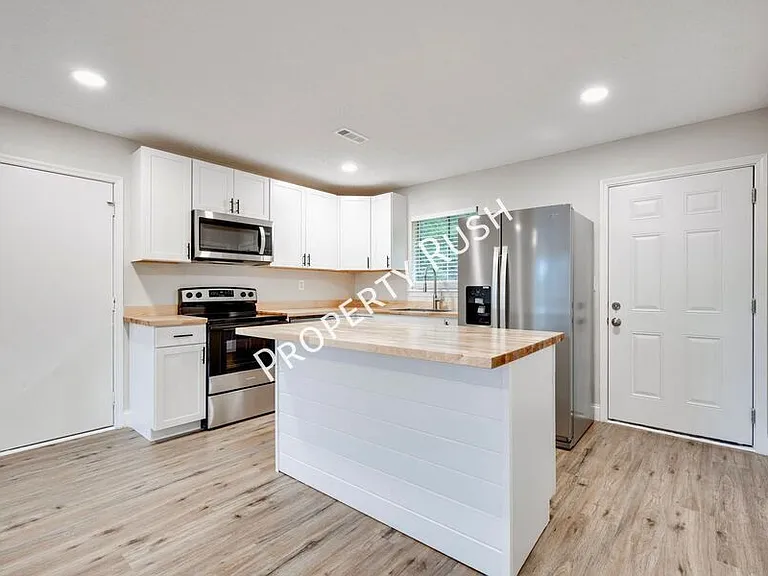 2323 Green Forest Dr #A — Photo 9