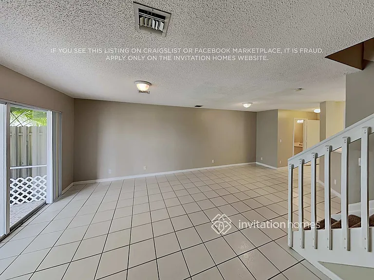 4728 SW 13th Pl — Photo 5