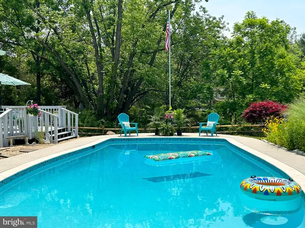 1525 Brian Dr, West Chester, PA 19380