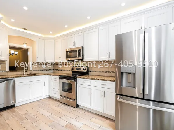 100 Victoria Dr, Montgomeryville, PA 18936
