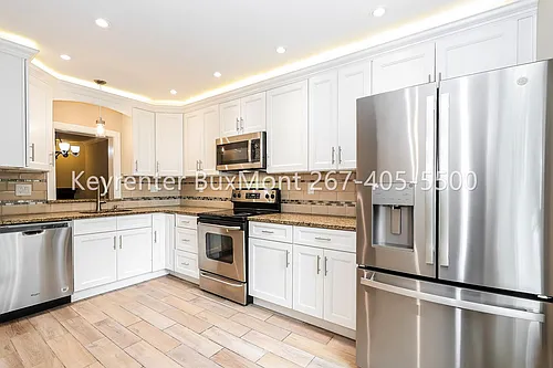 100 Victoria Dr Photo 1 100 Victoria Dr Photo 1