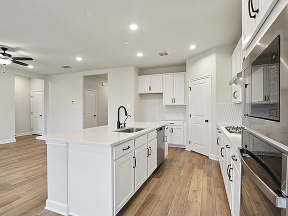 Nopal Valley - Makenzie Interior Image 5