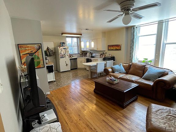 3rd image of 2053 N Dayton St APT 2R