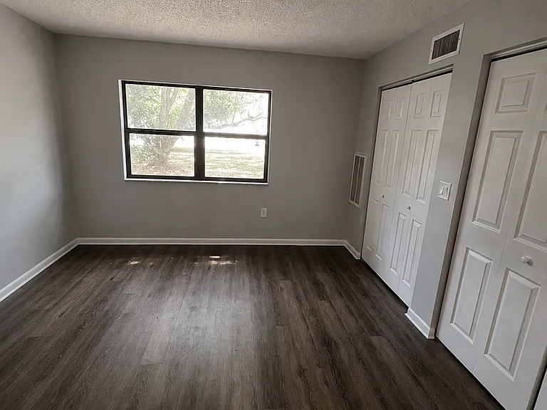 525 Morgan Ave #2 — Photo 5