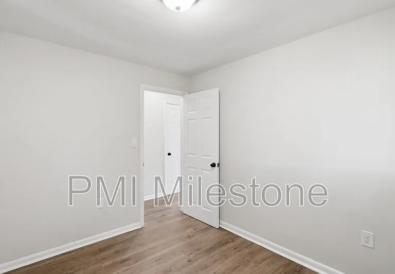 13242 Greensburg Rd — Photo 15