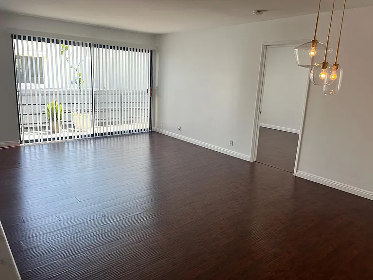 2121 Beloit Ave #312 — Photo 5