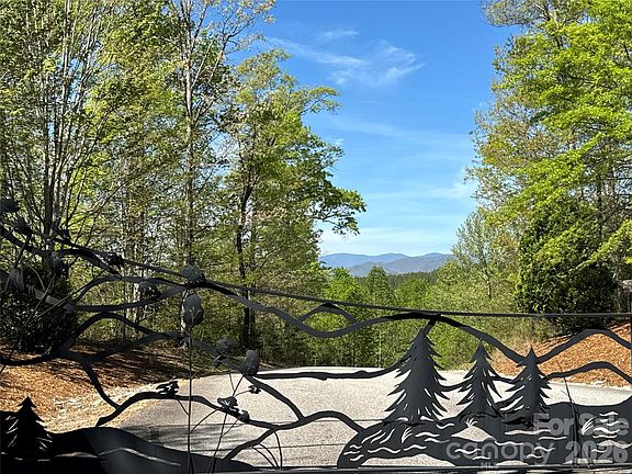 4th image of 284 Bear Cliff Cir