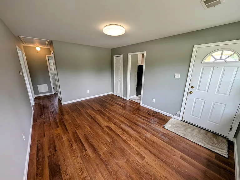 4302 Mandalay Ave — Photo 11