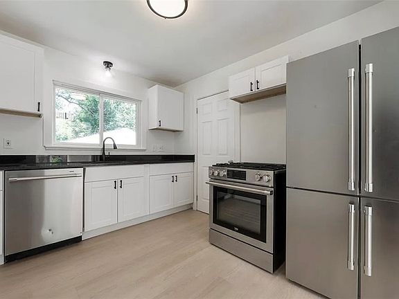 5th image of 7407 Hawk Ave