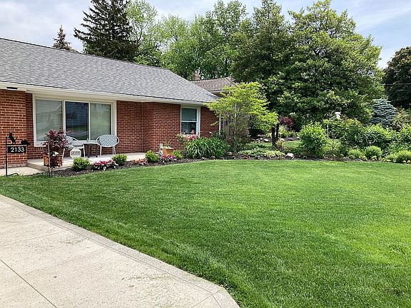 2133 Rockefeller Road 