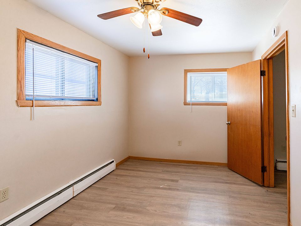 Fargo, ND Birchwood Apartments | 01A | Bedroom