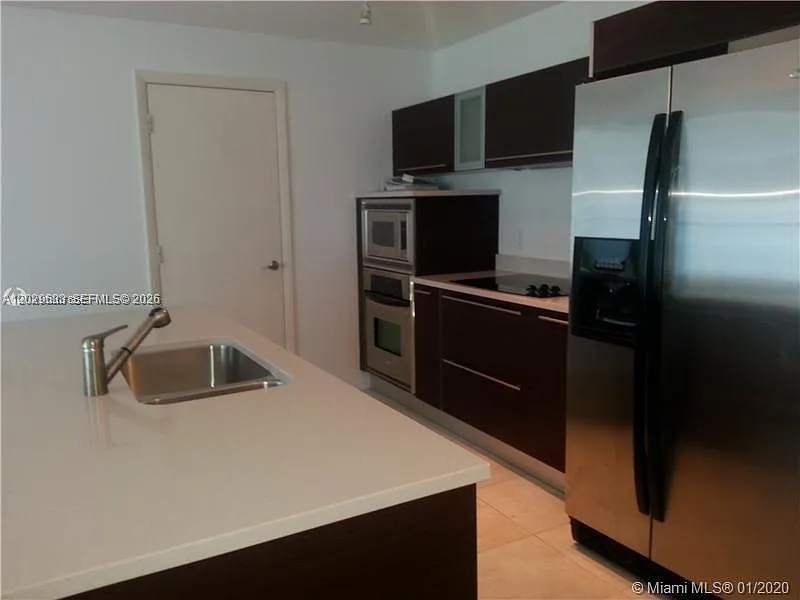 Quantum On The Bay Condo — Photo 4