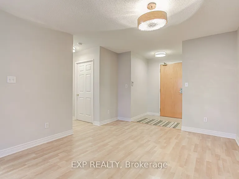 43 Eglinton Ave E #1509 — Photo 3