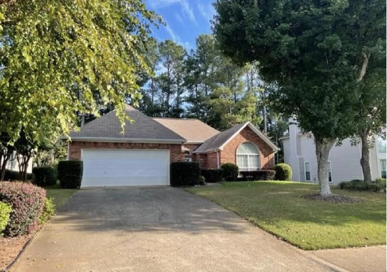 3 bed, 2050 sqft, $3,150 — Photo 1