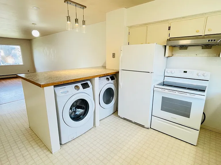 2015 18th Ave NW #A — Photo 5