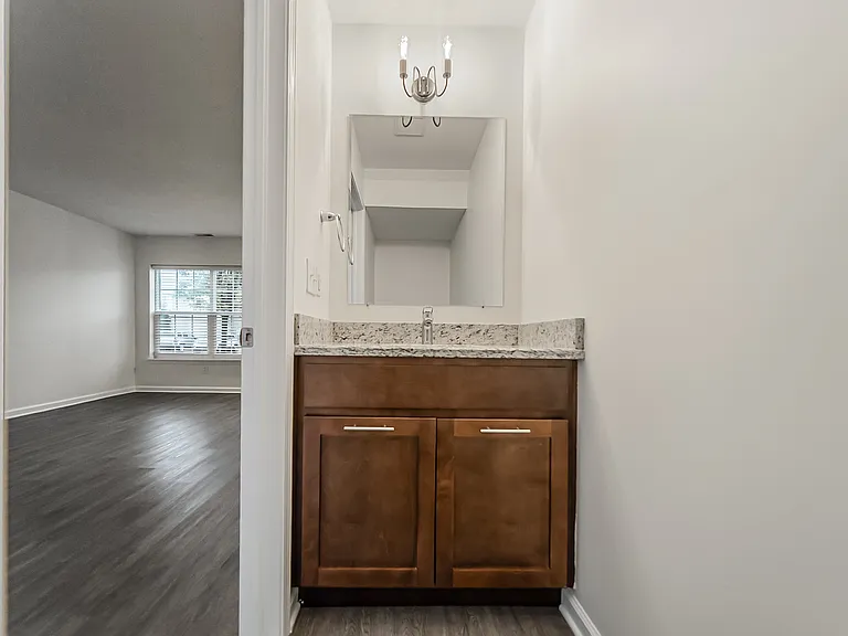 Ashton Place Apartments — Photo 17