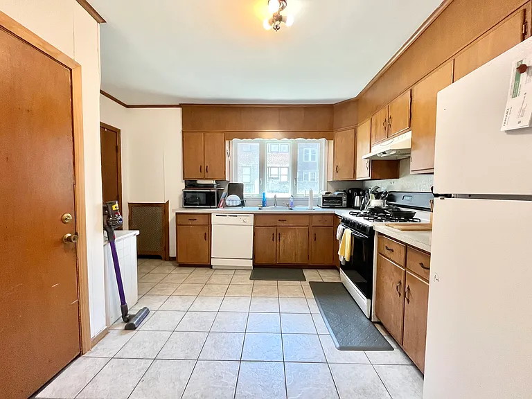 292 Foster St #2 — Photo 9