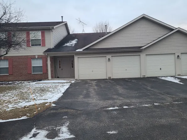 978 N Village Dr Unit 2, Round Lake Beach, IL 60073